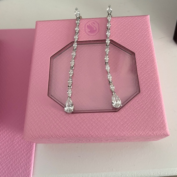 Swarovski crystal earrings - Picture 1 of 2